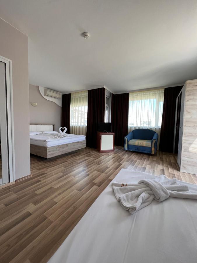Hotel Incognito Pomorie Bagian luar foto