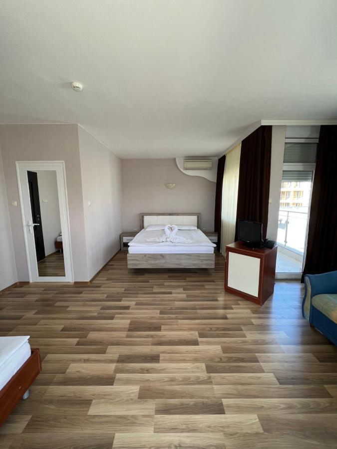 Hotel Incognito Pomorie Bagian luar foto