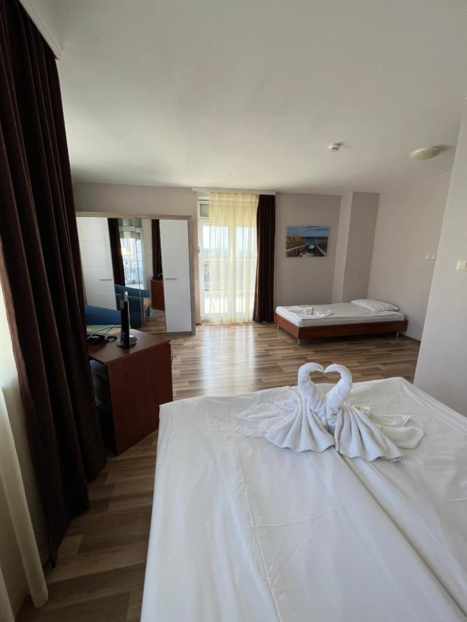 Hotel Incognito Pomorie Bagian luar foto