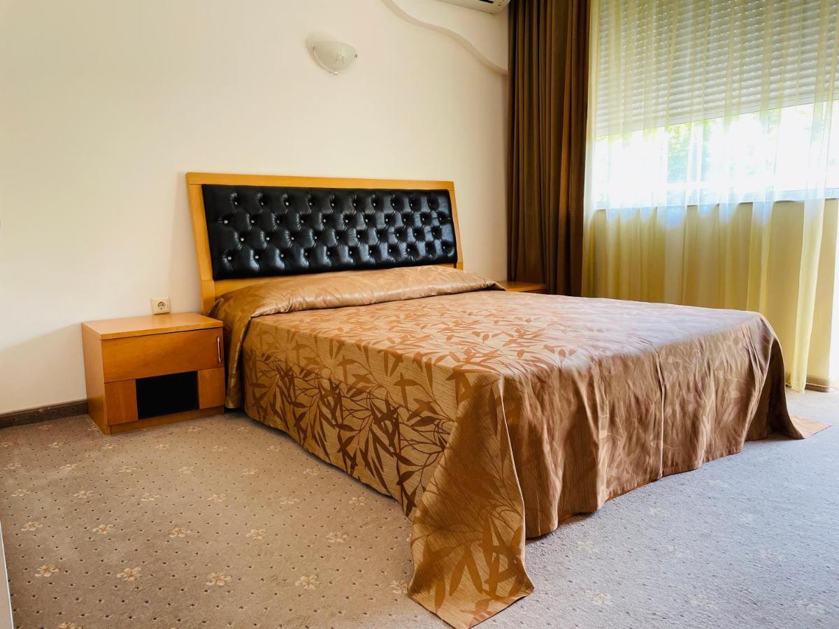 Hotel Incognito Pomorie Bagian luar foto