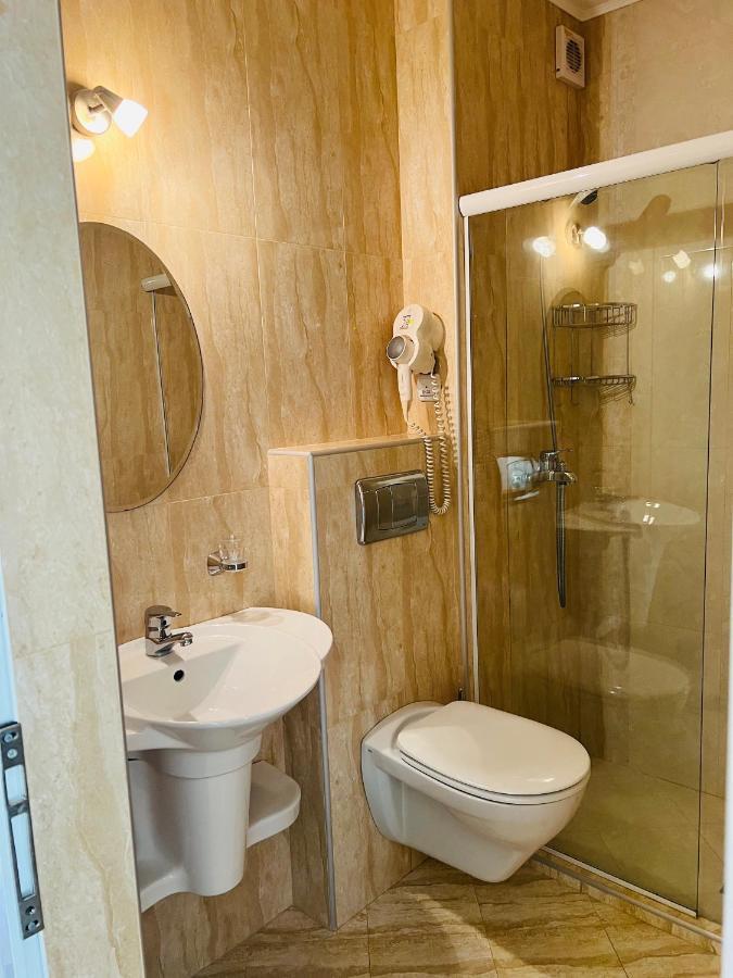 Hotel Incognito Pomorie Bagian luar foto