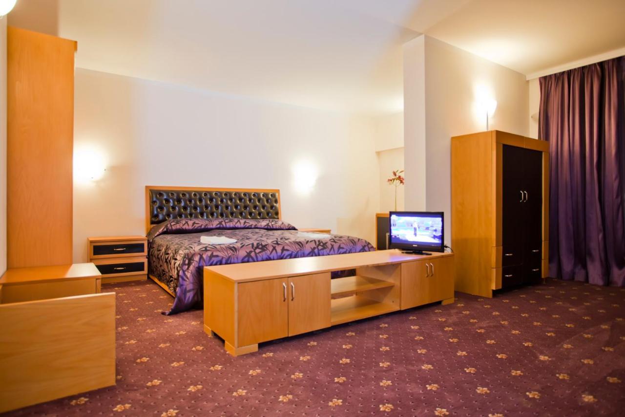 Hotel Incognito Pomorie Bagian luar foto