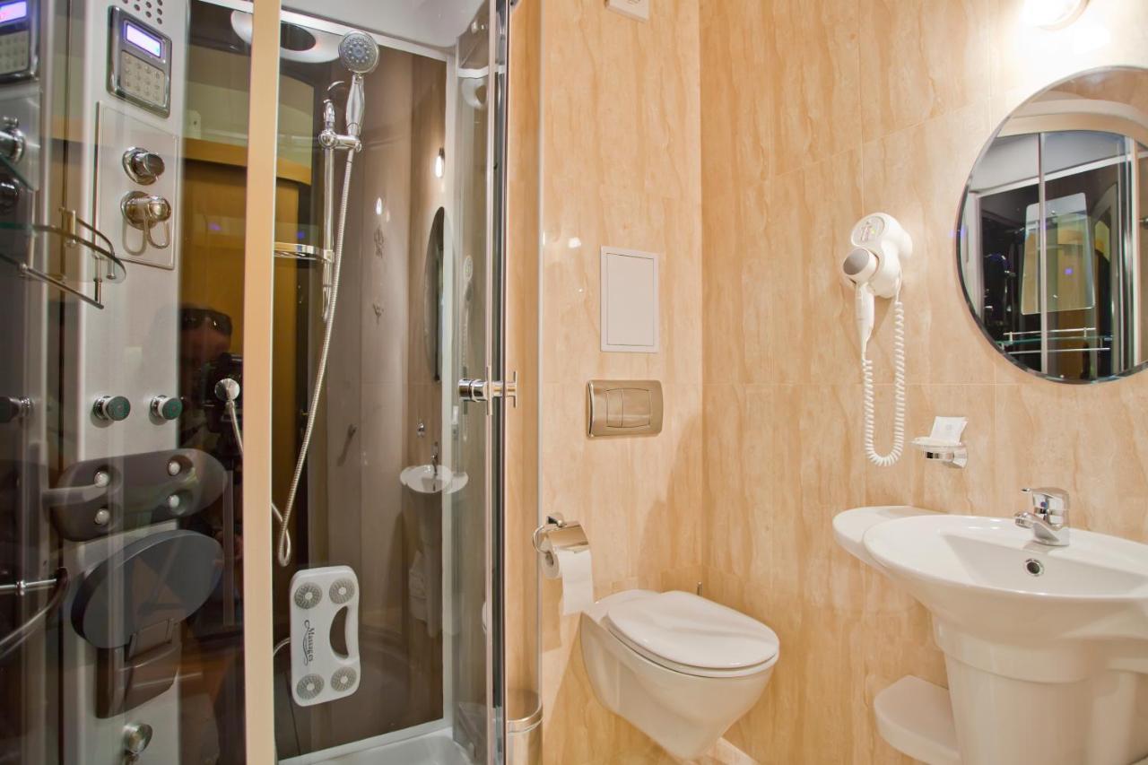 Hotel Incognito Pomorie Bagian luar foto
